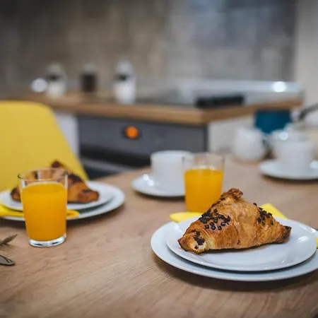 Hana - Attic In Center 普拉