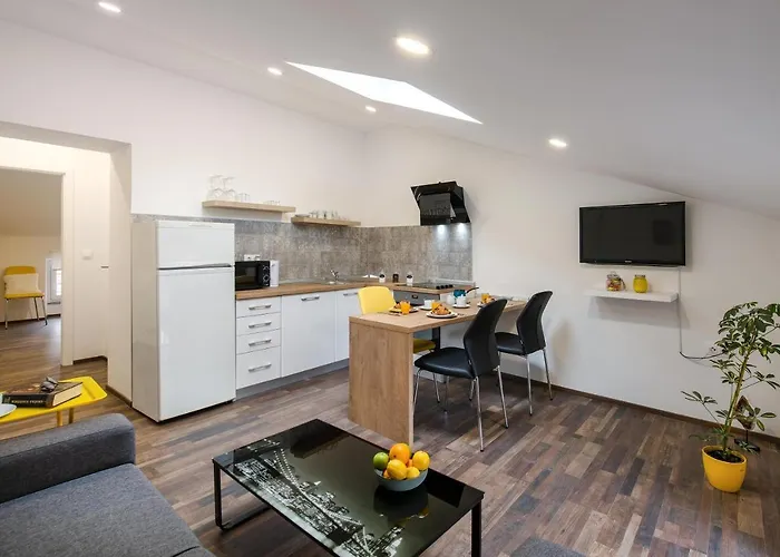Apartment Hana - Attic In Center *