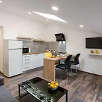 Appartement Hana - Attic In Center *
