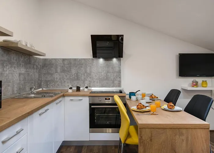 Hana - Attic In Center Appartement *