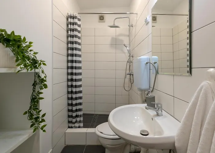 Hana - Attic In Center