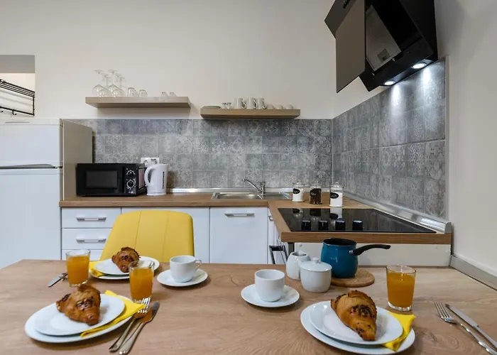 Hana - Attic In Center Lägenhet Pula